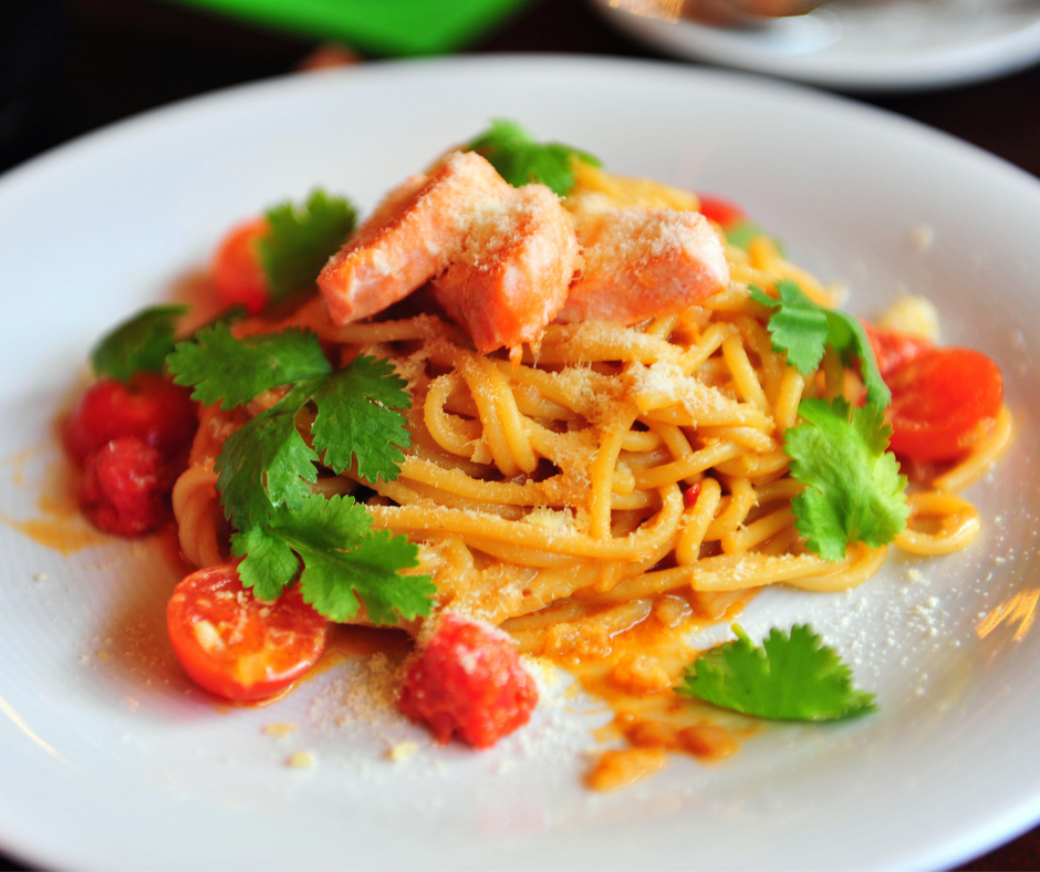 Pâtes au saumon et tomates cerises