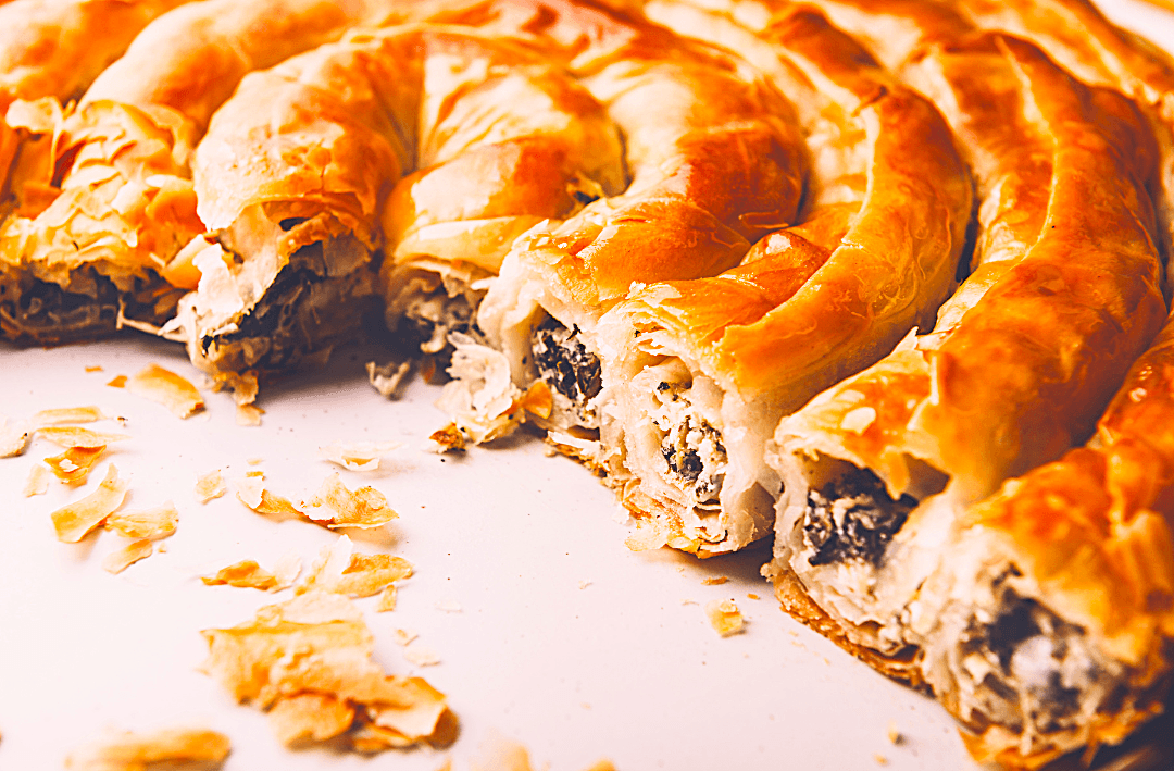 Boreks aux épinards et féta, aubergines roulées aux dattes, chèvre et noix