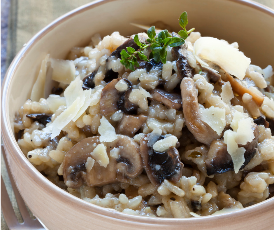 Risotto crémeux aux cèpes, champignons de Paris, oeuf et bacon